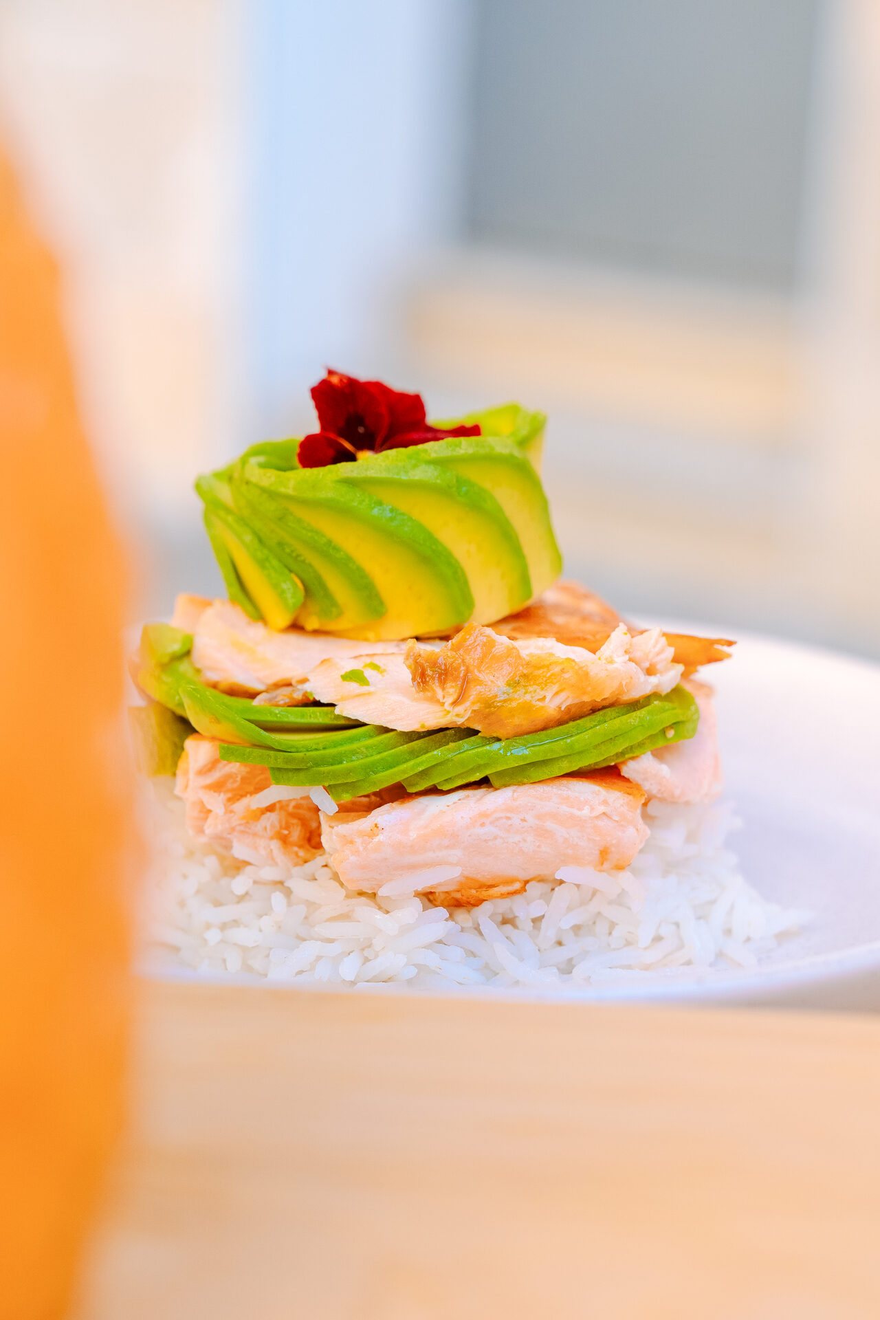 Salmón con aguacate en Bali Coffee Girona